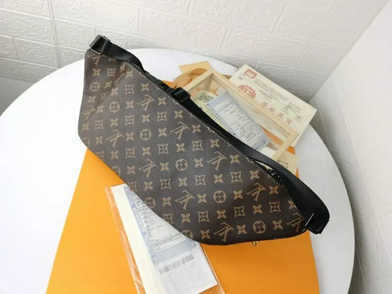 louis vuitton lv aaa homme pockets s_a0aa301